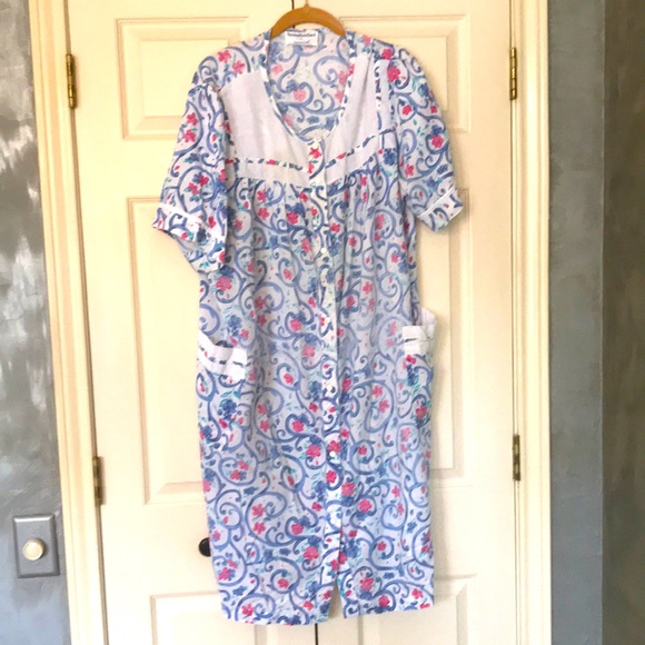 ❤️2/$30 Homebodies night-gown - Picture 1 of 2